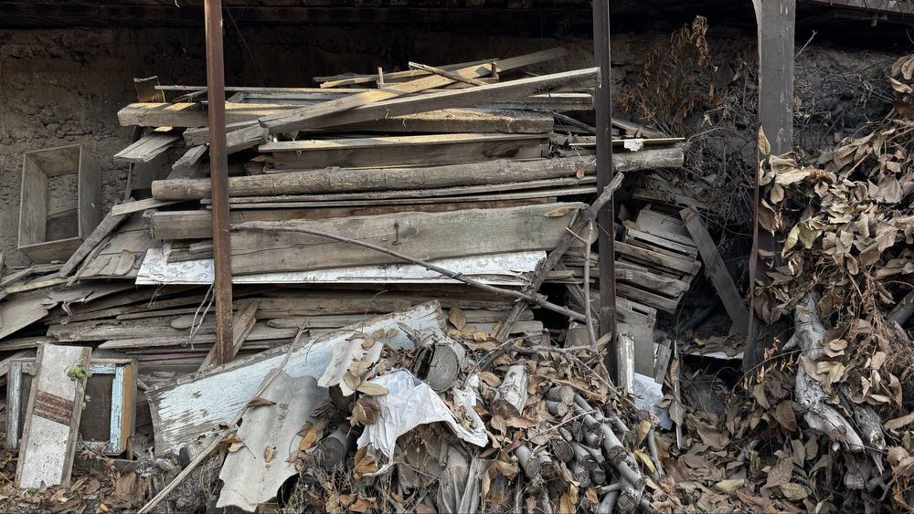 Дерево доски рейки балки тахта шведер утын дрова