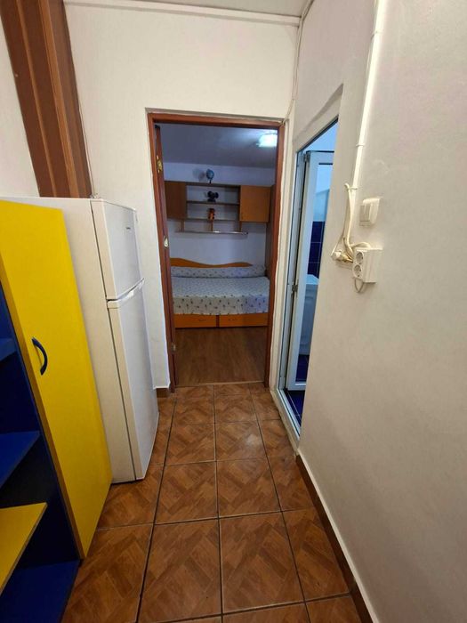 Inchiriez garsoniera