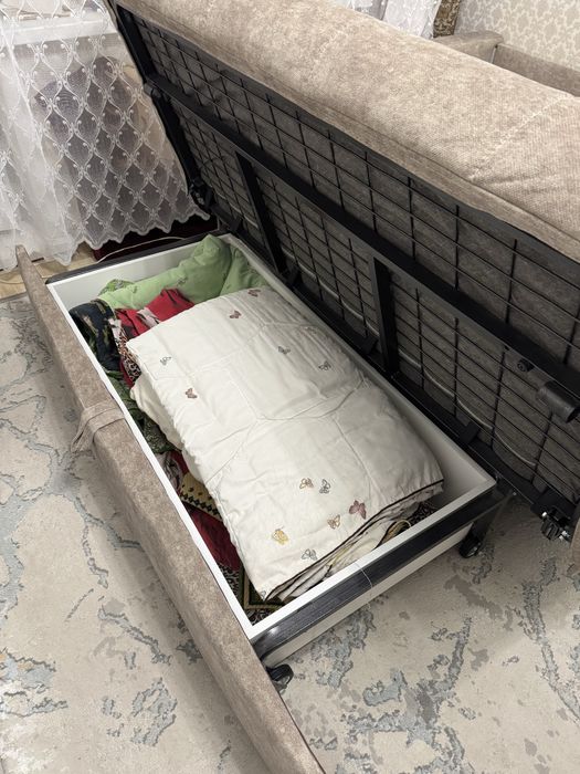 Продам диван в отличном состоянии