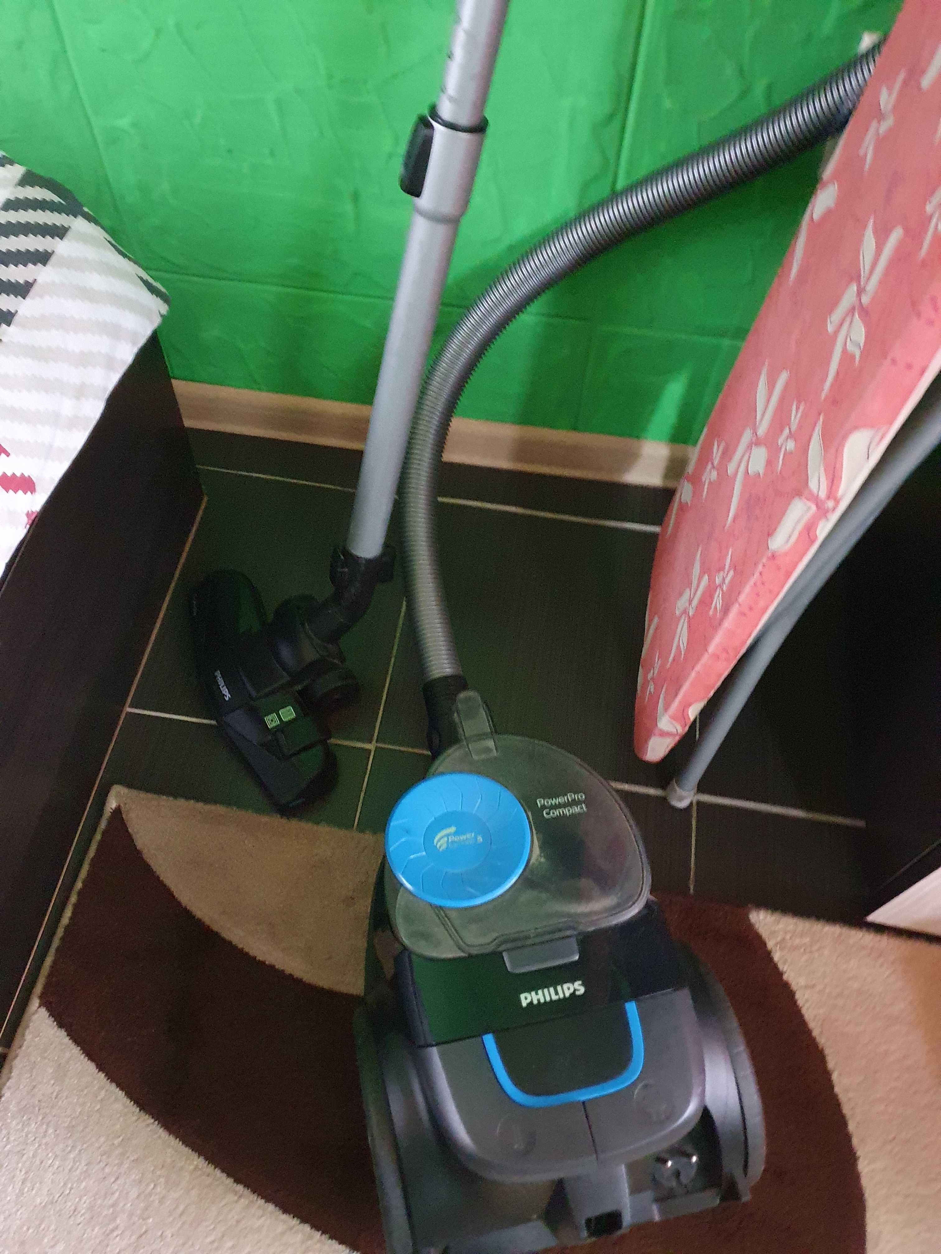 Прахосмукачка Филипс,850w