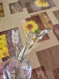 Масивна Ваза с цветя от сребро и стъкло