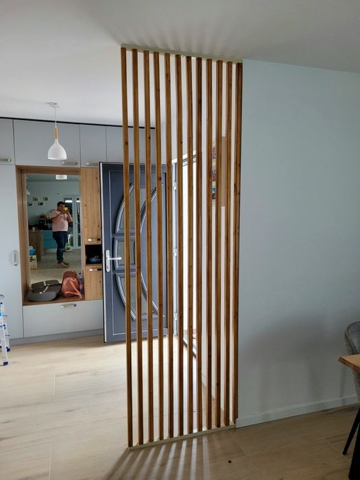 Perete despartitor tip riflaj