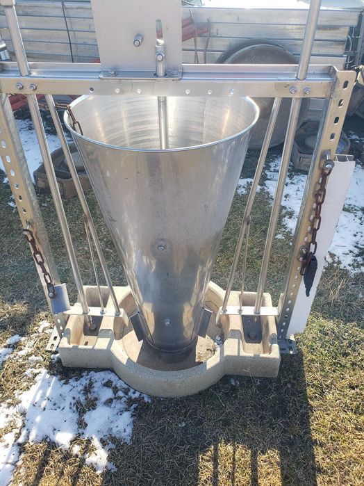 Vand boxe fatare scroafe si hranitori