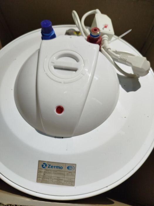 Продам водонагреватель 80л.