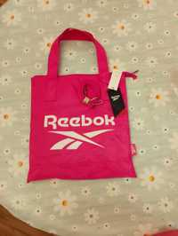 Чисто нова спортна чанта Reebok