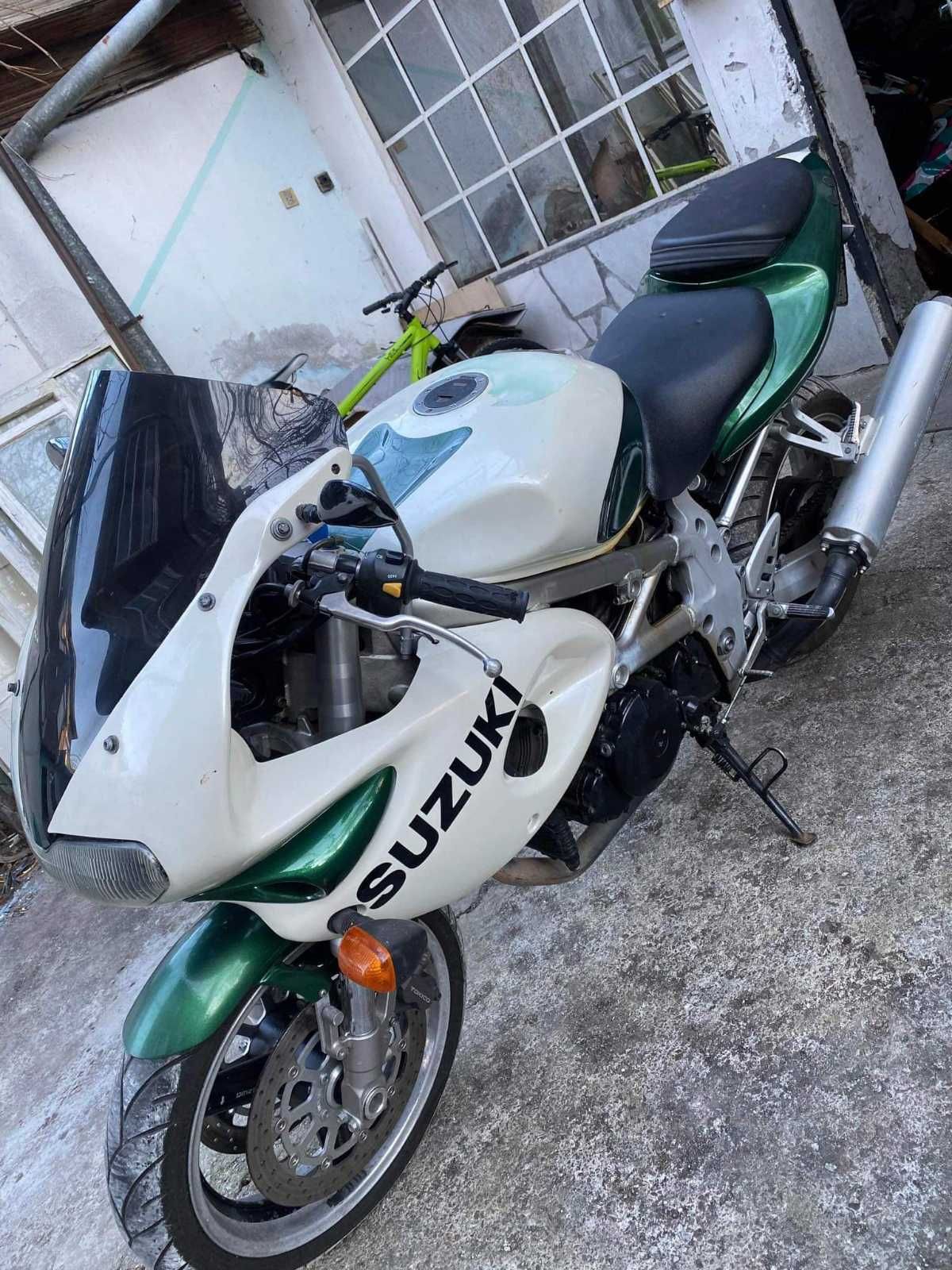Мотор Suzuki TL 1000 на части