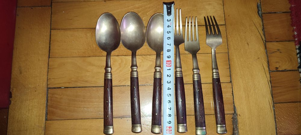 3 linguri bronz+3 furculite bronz-50 lei toate