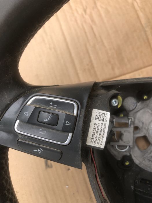Volan Cu Comenzi Si Airbag Passat B6 B7 CC