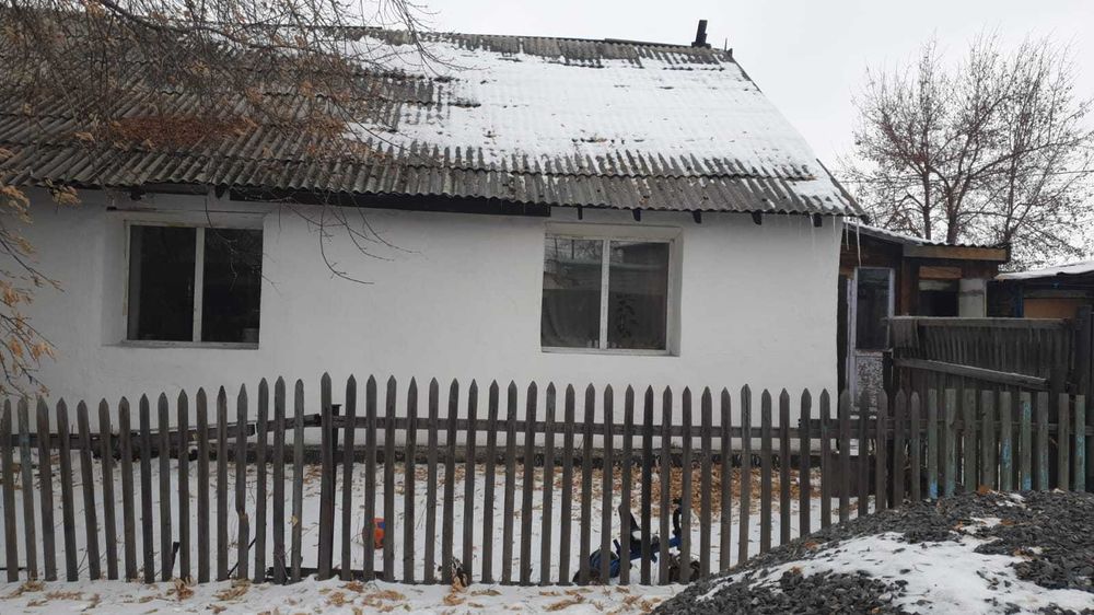 Продаю дом в пришахтинске срочно в связи с переездом
