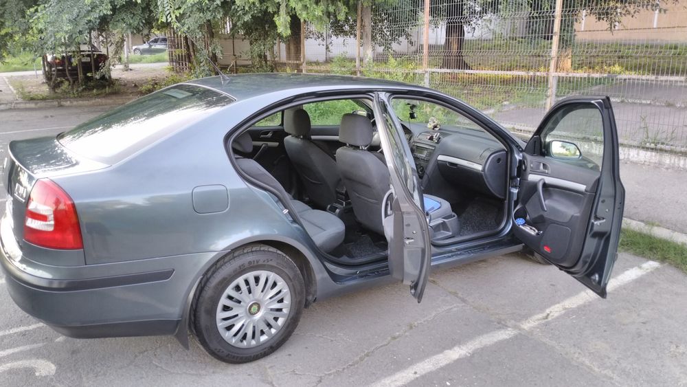 SKODA OCTAVIA 2,1,6 FSI,an 2006,,2200 Euro E