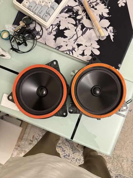 Jbl колонка Camry, Land cruiser