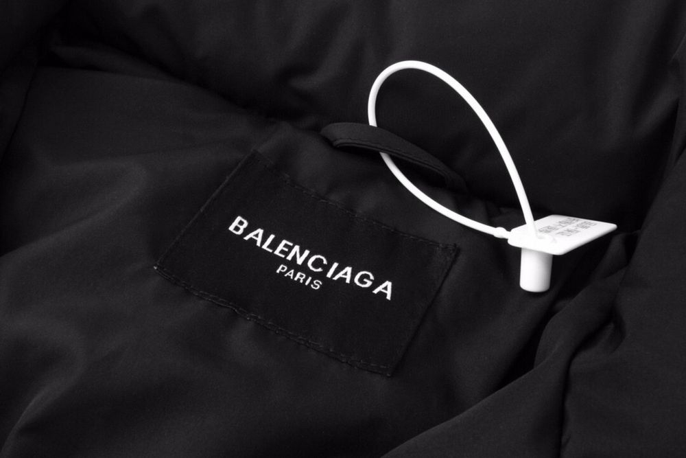 Geaca Balenciaga colectie noua