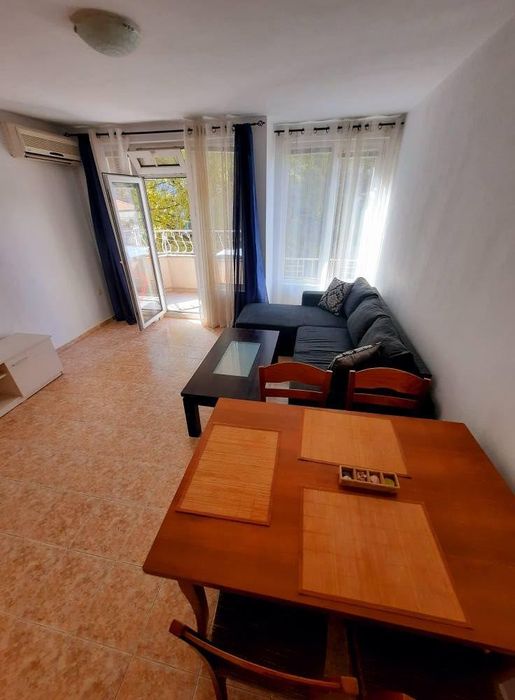 Двустаен апартамент, под наем, Генерали