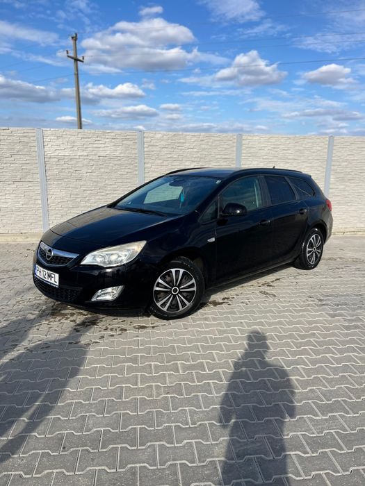 Vând Opel astra sports tourer