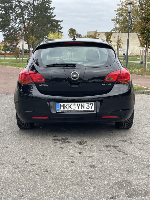 Opel Astra J 1.4 benzina 2011 Euro5
