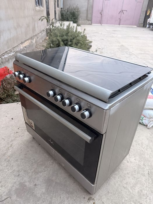 Продам газ плита с духовкой