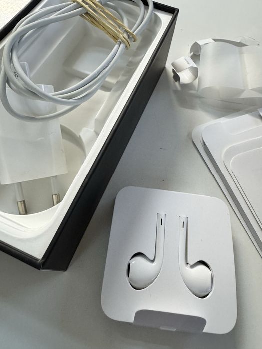 Телефон Apple iPhone 11 pro 512 GB черен , използван