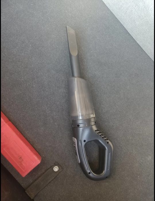 Продаю ручной пылесос