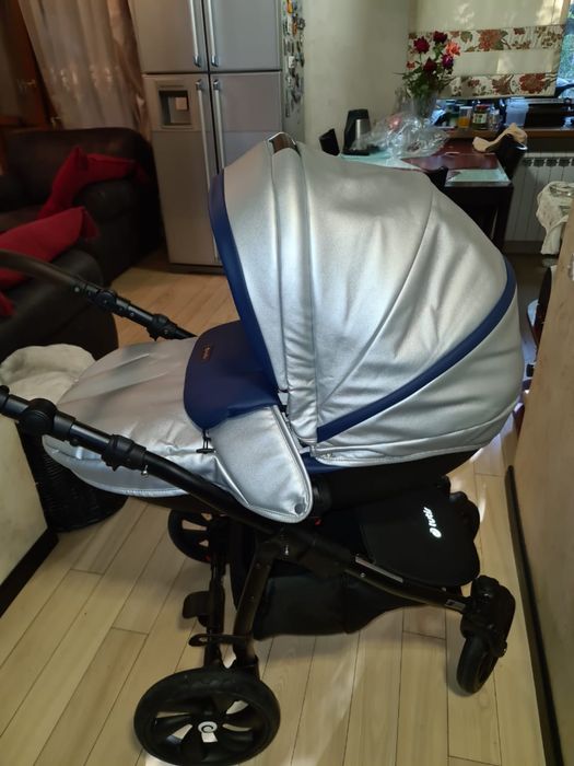 Продам коляску Tutis Nanni 3 в 1 серебристая