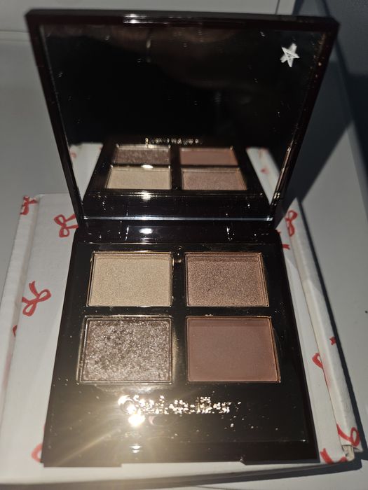 Оригинална палитра Charlotte Tilbury