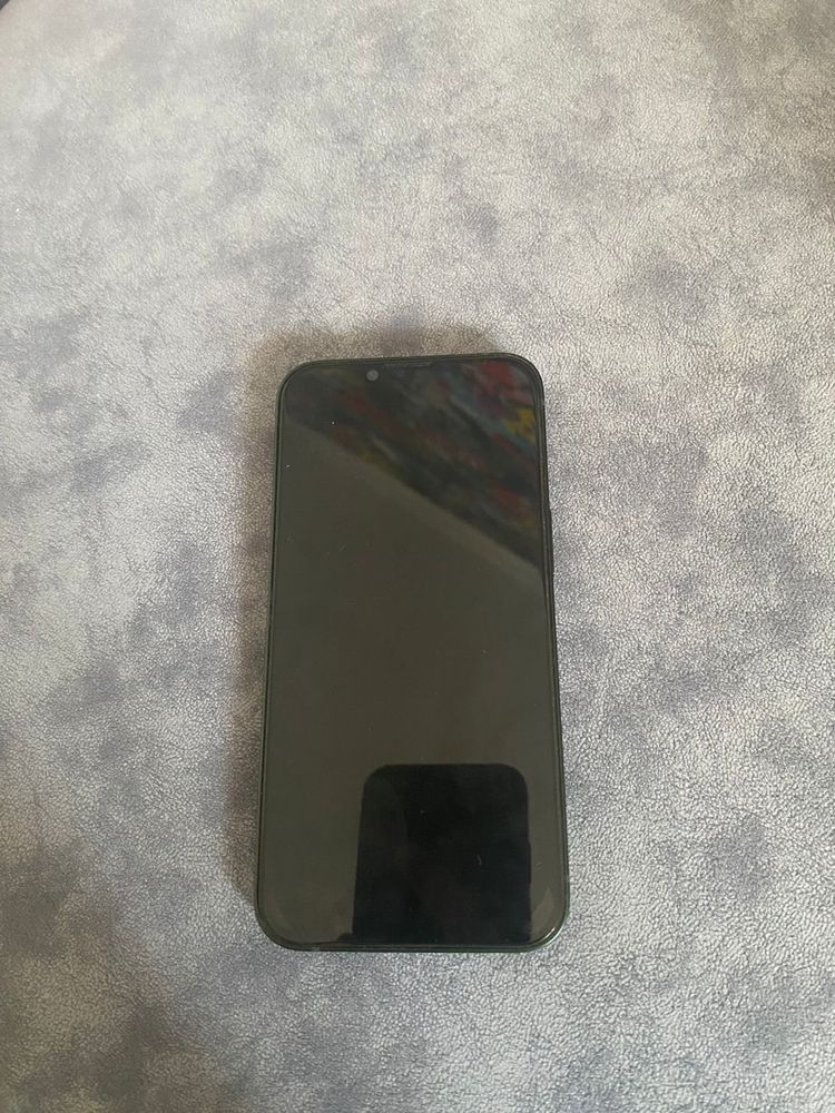 Продам Iphone 13