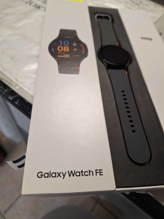 Samsung Galaxy Watch FE - Чисто НОВ !