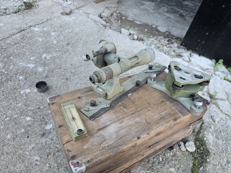 Стари геодезични уреди