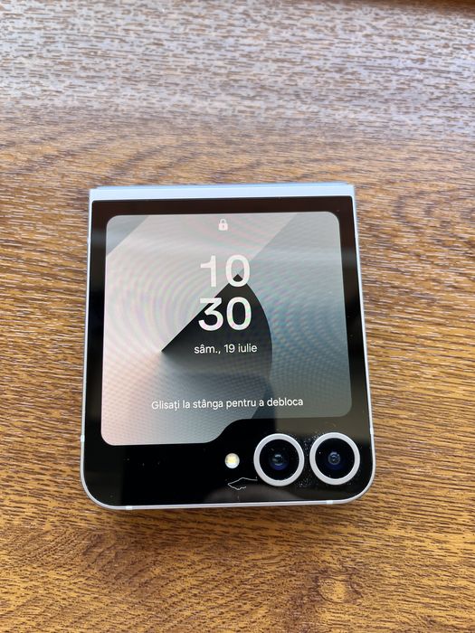 Samsung Galaxy Z Flip 6