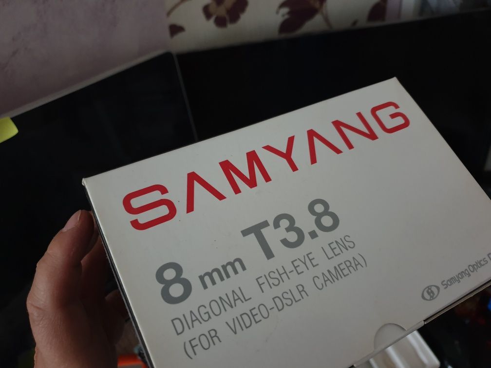 Samyang 8mm fisheye Nikon vdslr