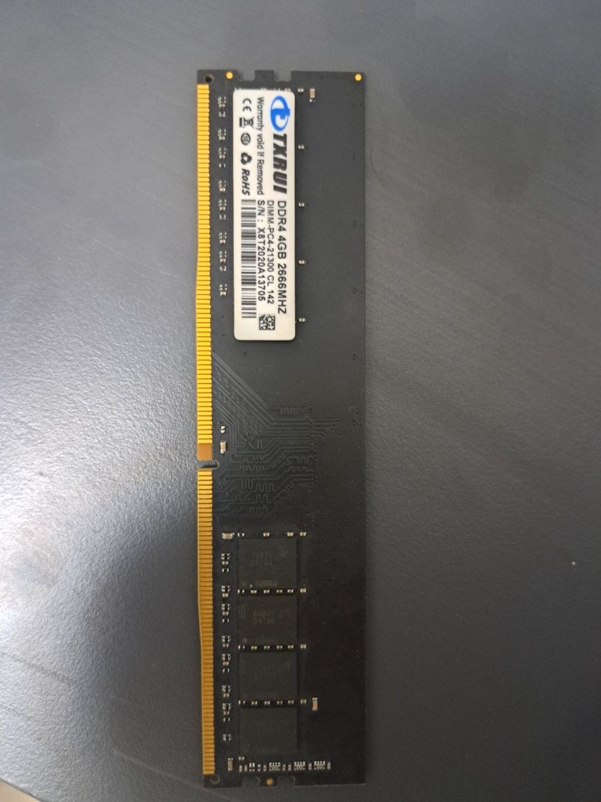 4 гигабай оперативка DDR4