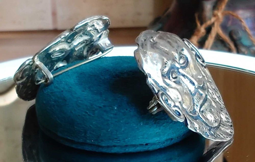 Brosă “Masca lui Agamemnon” – Reproducere Mycenaeană în Argint 800