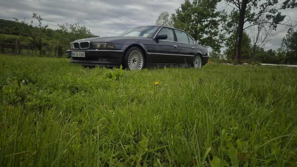 BMW 750 IL W12 E38