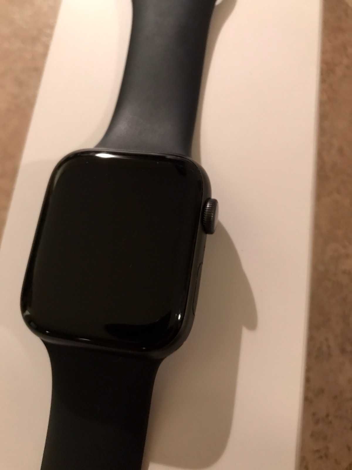 apple iwatch 5 / чаовник