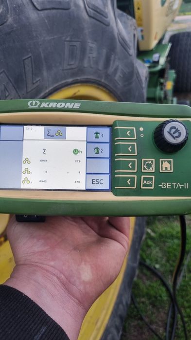 Balotiera/presa de balotat KRONE COMPRIMA F125