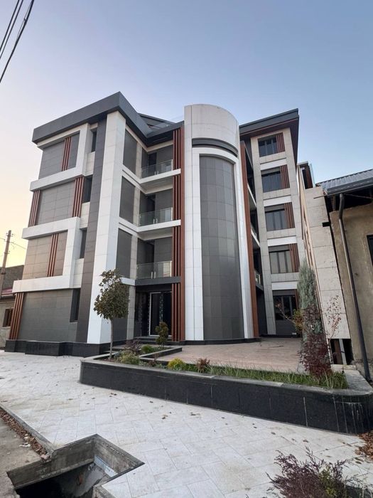 Продаётся Здания Ракат махалля 3.5 соток 1-линия 5 этаж 1.400 кв.м