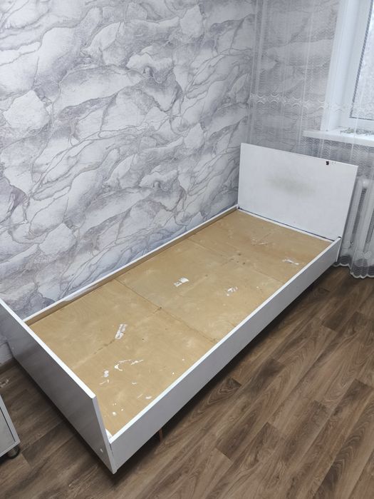 Продам кровать односпальную