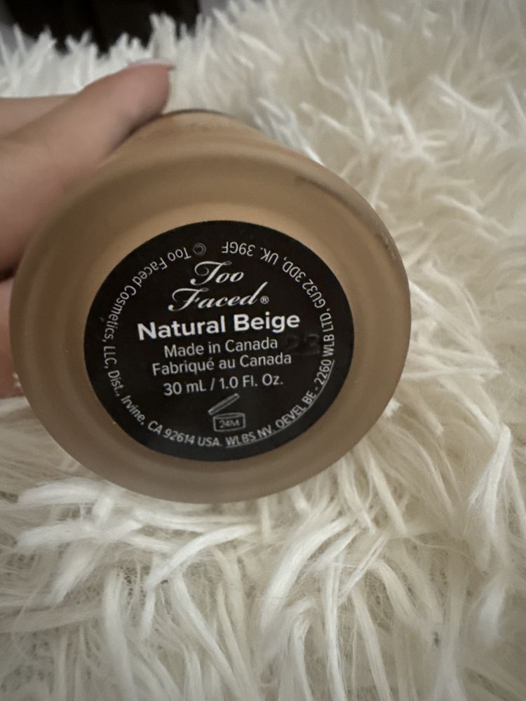 Too faced foudation Born this way
