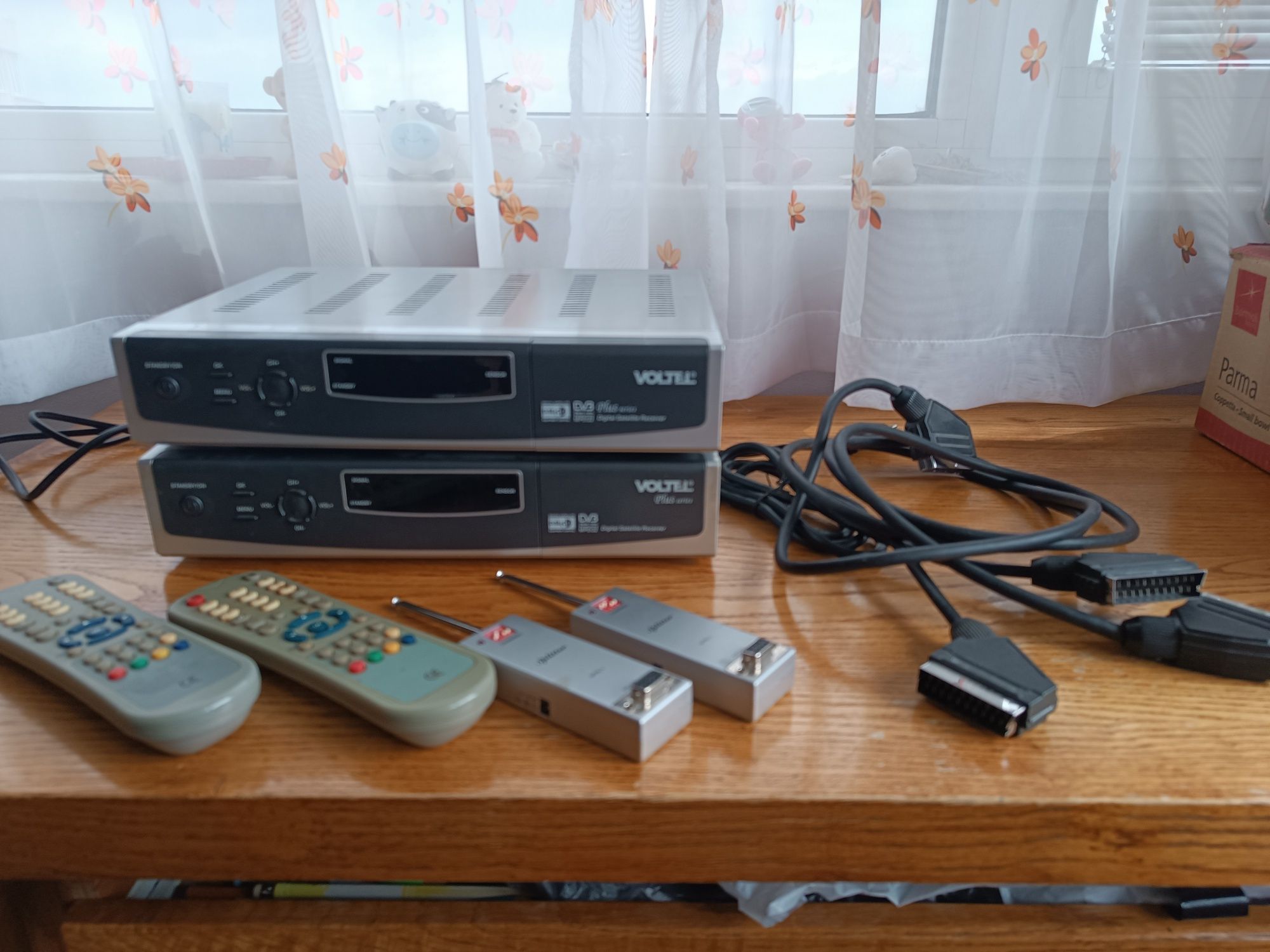 Приемник сателитен VOLTEL MX 2бр. и сплитери