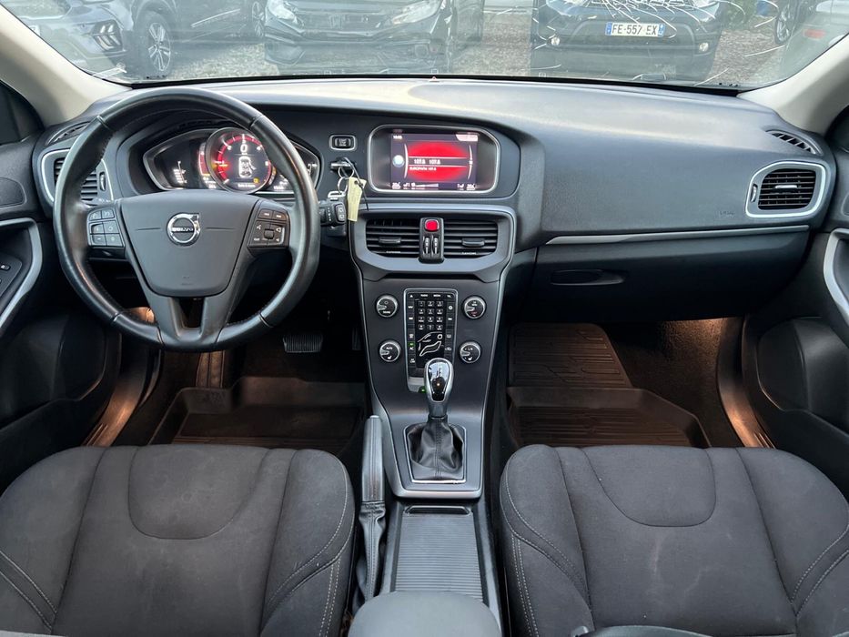 Volvo V40 diesel 2.0, avariat, AVARIATE