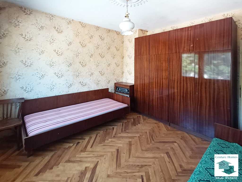 104940 ЕКСКЛУЗИВНО! Просторен апартамент в кв. Зона В, Велико Търново