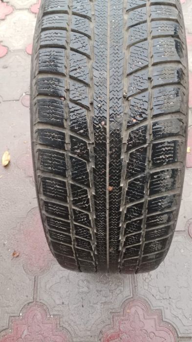 Продаю зимнюю шину, состояние:б/у.