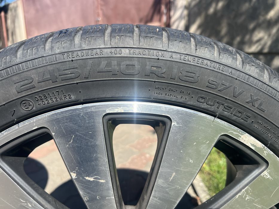 Vand anvelope de iarna pe 18 cu jante