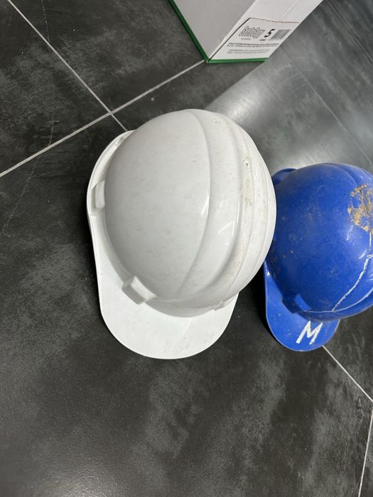 Каска шлем для строителей