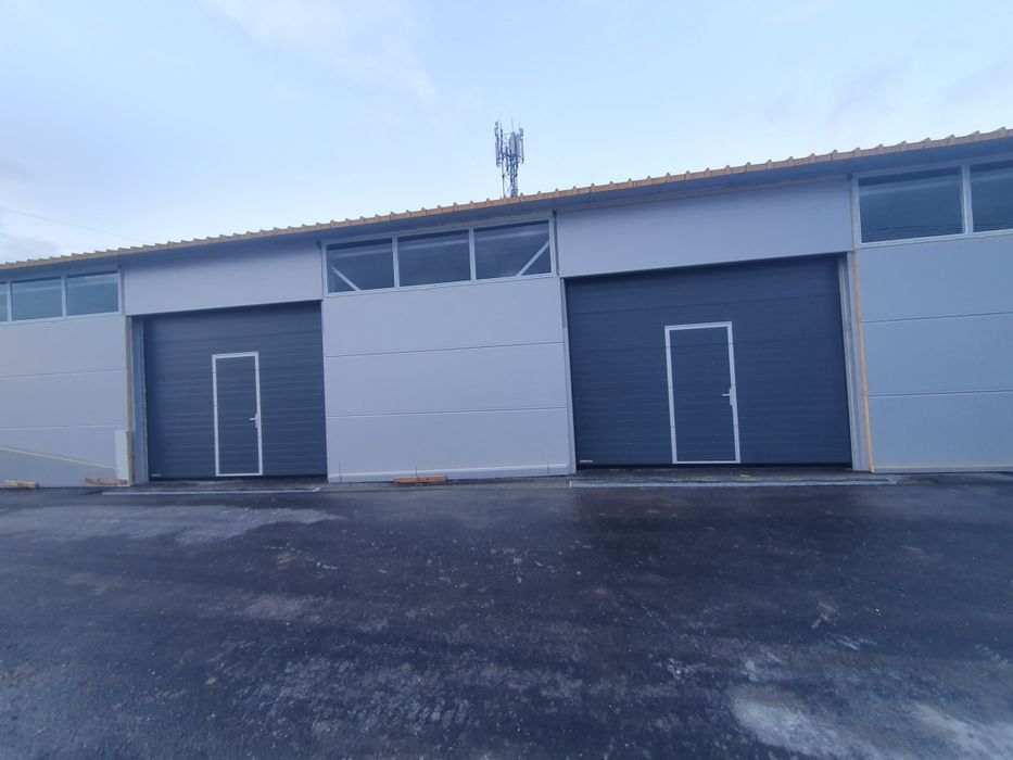 Ușa de garaj rezidențiale și industriale