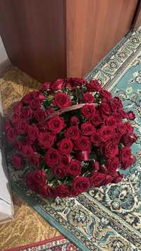 Продам букет цветов 105 роз