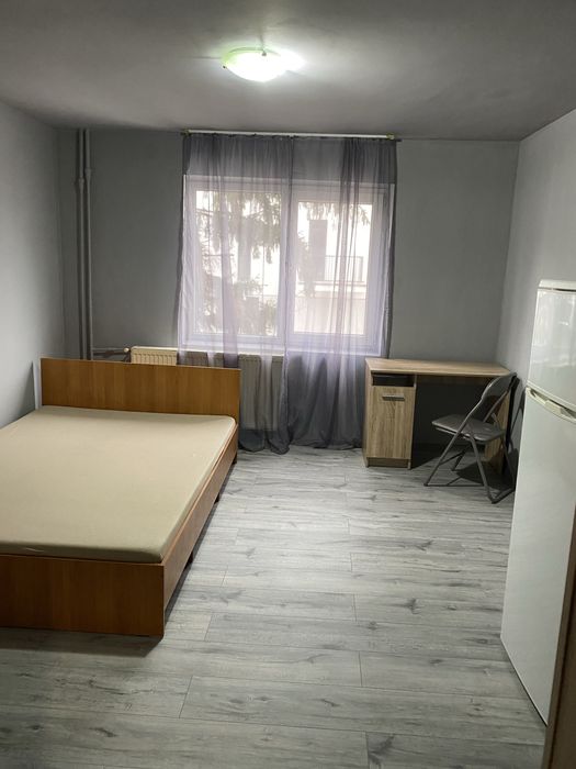 Propriatar inchirez garsoniera!