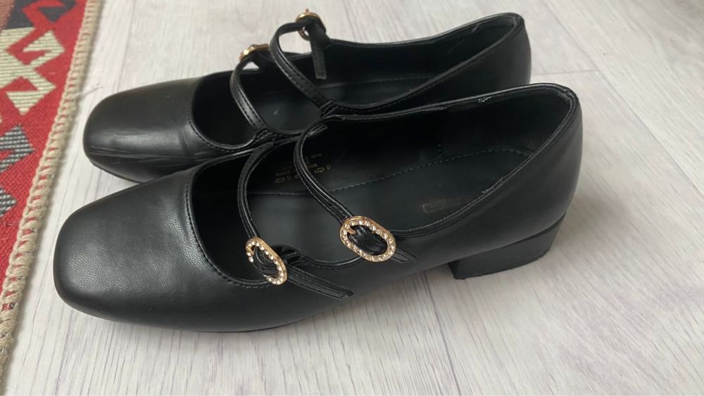 Туфли қыз балаға 36р