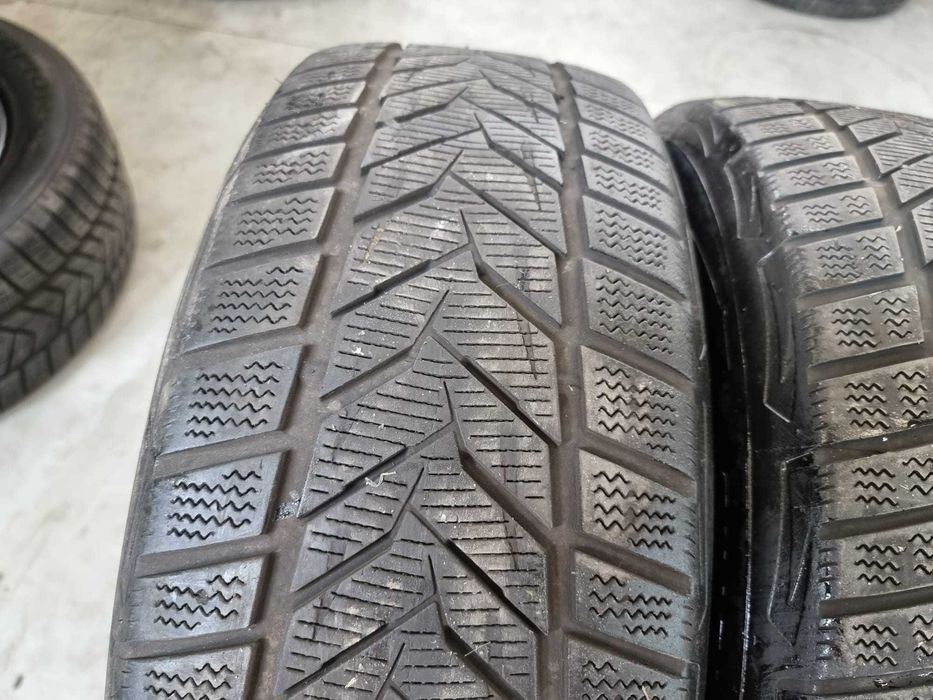 4 Anvelope IARNA 215.55.17 'Vredestein' ; stare buna
