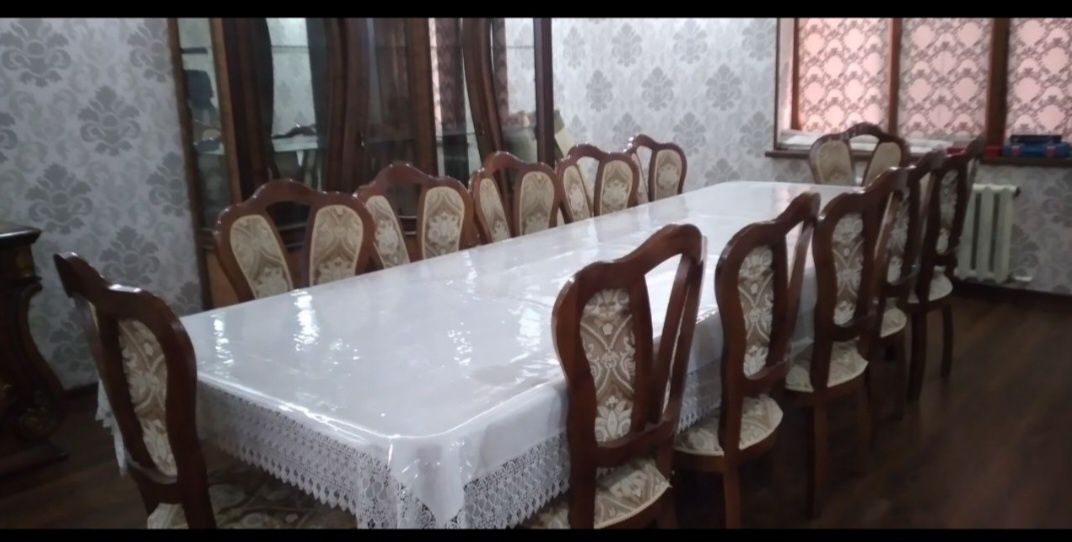 Сколько с 12 стульями