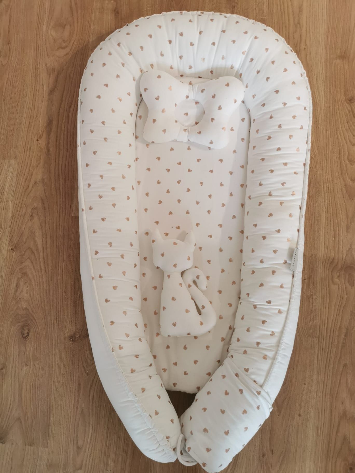 Set Baby Nest Deluxe alb cu inimioare